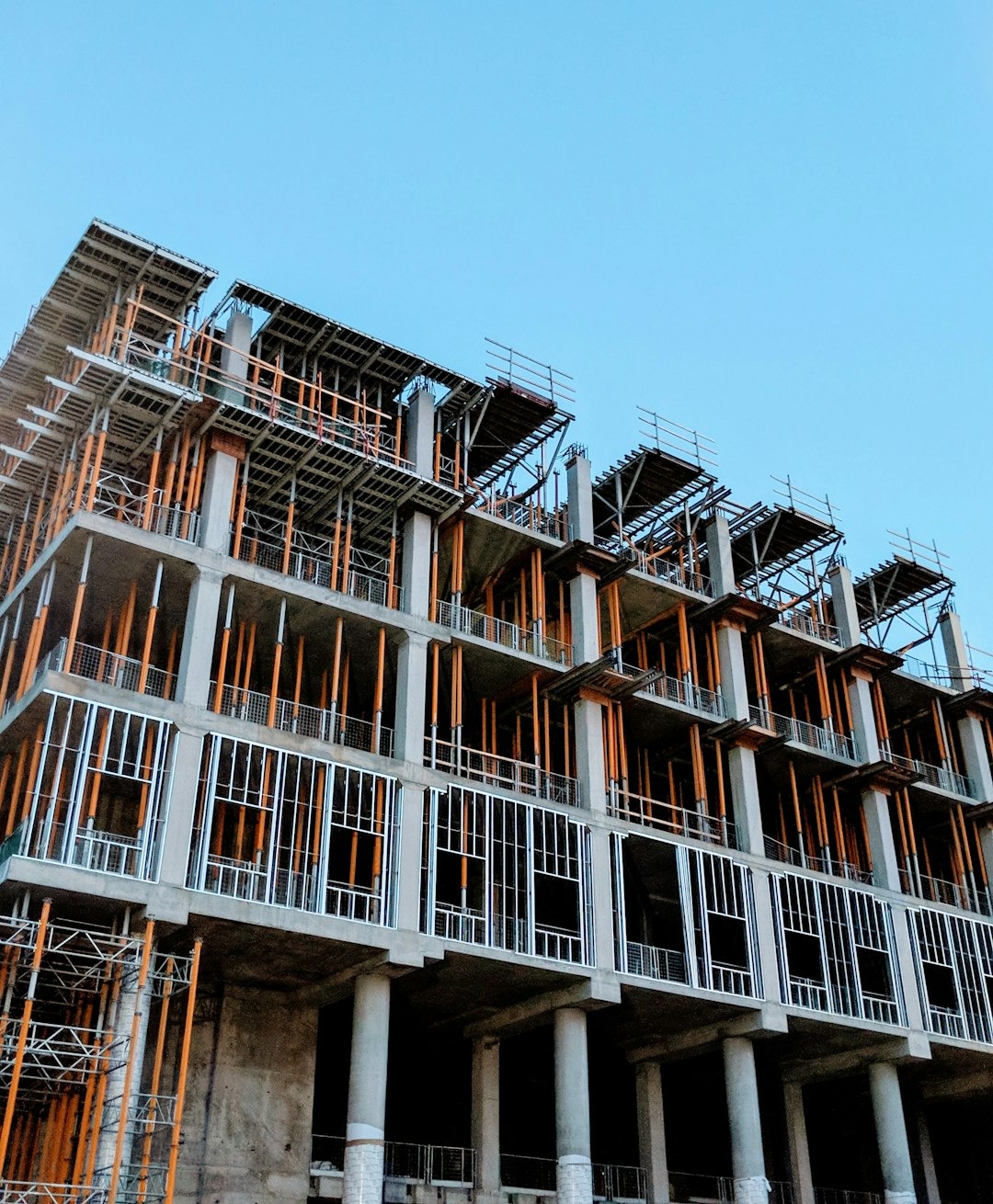 levantando edificio