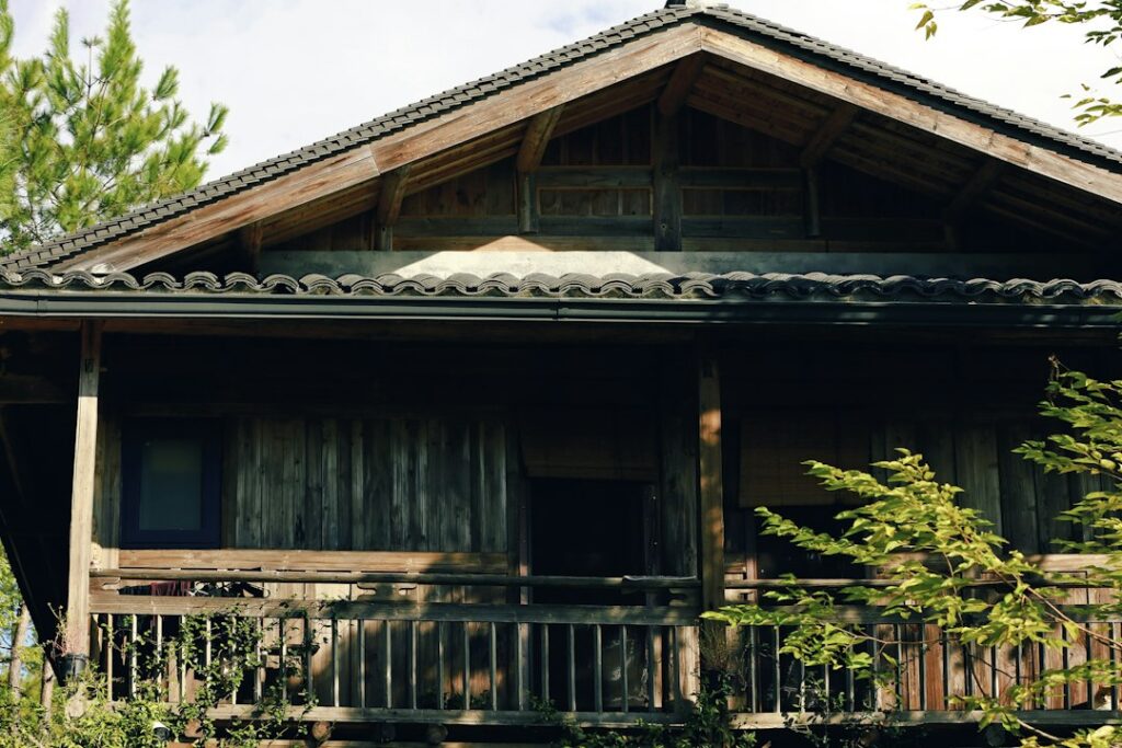 Fachada de madera de una casa tradicional